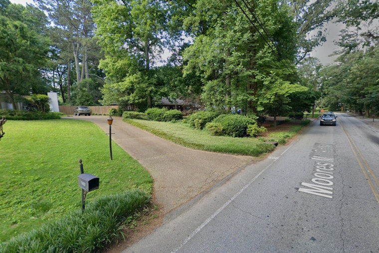 Atlanta Police Investigating After Officer Discharges Weapon During Vehicle Pursuit on Moores Mill Rd