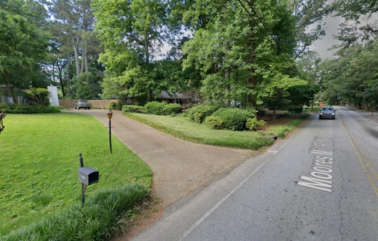 Atlanta Police Investigating After Officer Discharges Weapon During Vehicle Pursuit on Moores Mill Rd