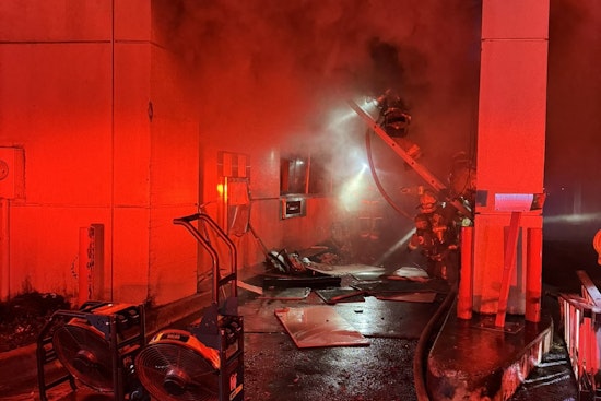 Austin Fire Department Quells Early Morning Blaze at Abandoned Bank on N. Lamar Blvd