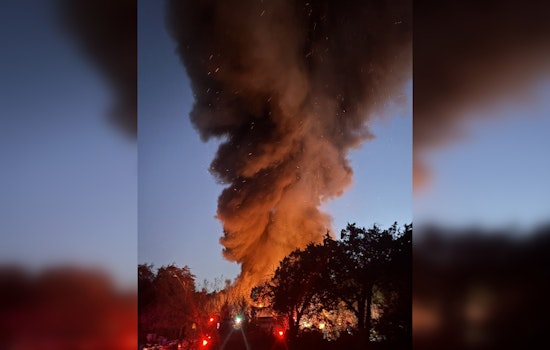 Austin Firefighters Battle Blaze at Vacant South Austin Building