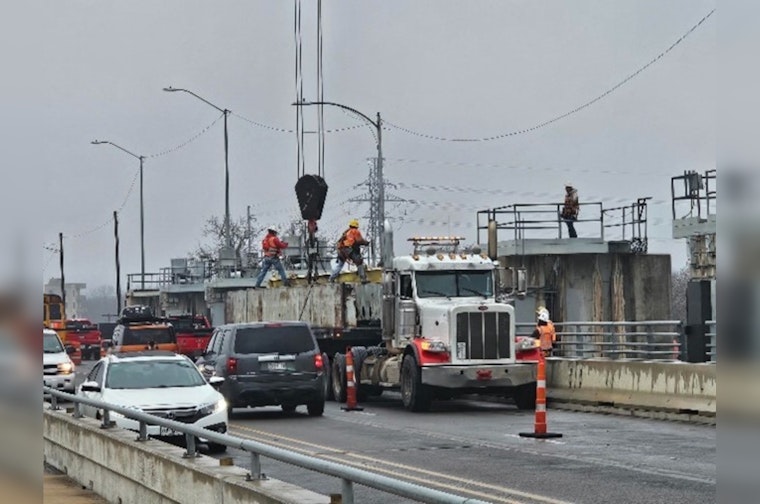 Austin's Lady Bird Lake Level Drops After Longhorn Dam Gate Failure, Temporary Repairs Underway