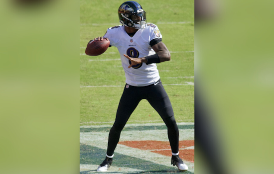 Baltimore Ravens Clinch AFC North Title Again, Jackson Stuns with 4,000 Yards as They Defeat Browns 35-10