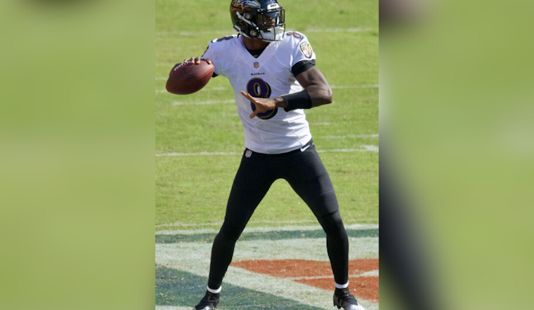 Baltimore Ravens Clinch AFC North Title Again, Jackson Stuns with 4,000 Yards as They Defeat Browns 35-10
