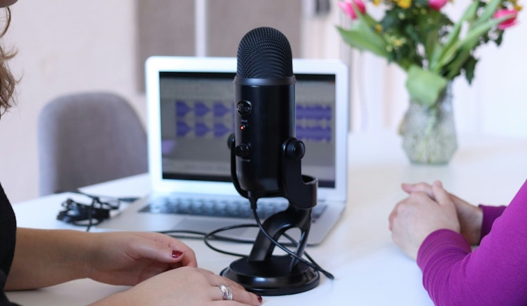 Belmont Alumna Leslie Thompson Rises to Podcasting Stardom with "Niche to Meet You"