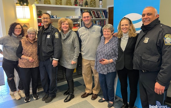 Boston Police and AT&T Team Up for Mobile Safety Session in Charlestown