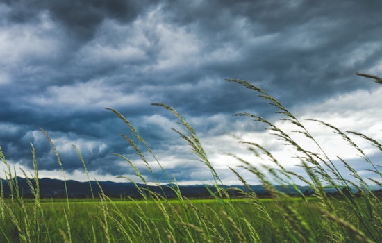 Brace for Breezy Days: Sacramento and Sierra Crest to Face Gusts Up to 60 MPH, NWS Advises Precaution