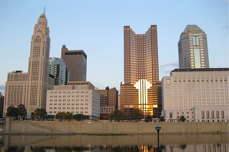 Brace for Strong Winds and Temperature Swings in Columbus, Cincinnati, and Wilmington Areas