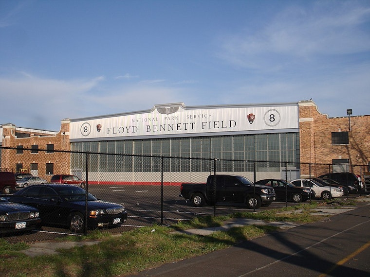 Brooklyn's Floyd Bennett Field Migrant Shelter to Close by Mid-January Amid Policy Shifts