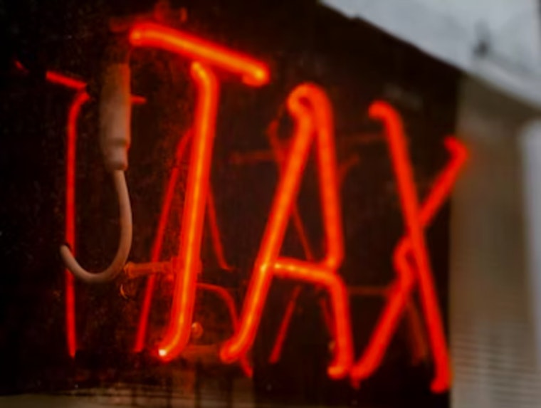 California Offers Tax Relief for Residents Affected by Los Angeles Wildfires, Aligns with Federal Extension