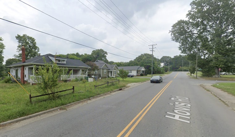 Charlotte Firefighters Quickly Extinguish Morning Blaze on Hovis Road with No Injuries Reported