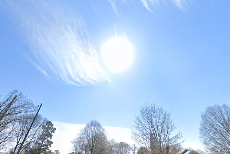 Charlotte Weather Update, Sunny Days Ahead with Potential Weekend Showers, NWS Advises Preparedness for Varying Conditions