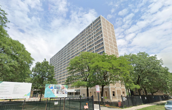 Chicago Police Fatally Shoot Knife-Wielding Man at Little Village Senior Living Facility