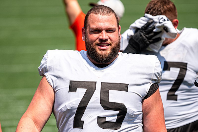 Cleveland's Joel Bitonio Named to Seventh Straight Pro Bowl, Joining Browns Legends