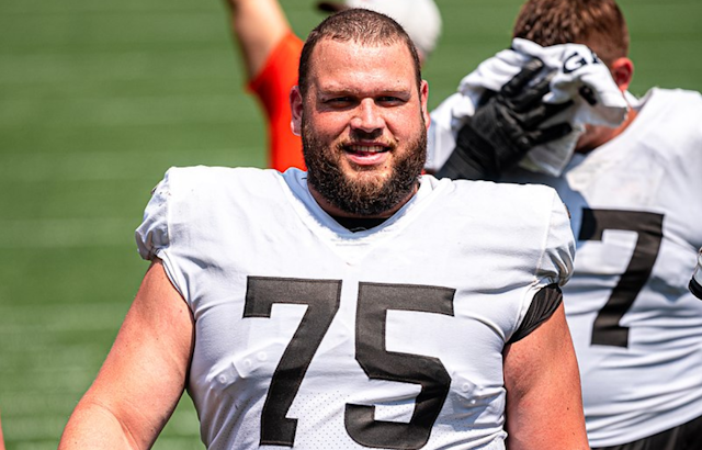 Cleveland's Joel Bitonio Named to Seventh Straight Pro Bowl, Joining Browns Legends