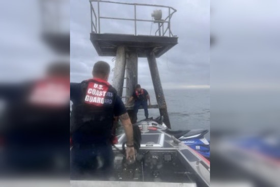 Coast Guard Heroically Rescues Father and Three Children Near Sunshine Skyway Bridge in Tampa Bay