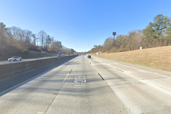 Cobb County Pastor Steps In to Secure Sensitive Documents Spilled on I-285 After Postal Truck Incident