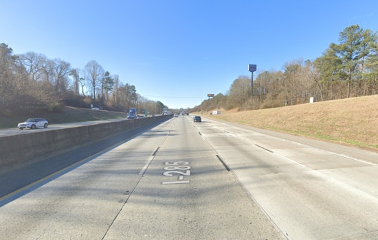Cobb County Pastor Steps In to Secure Sensitive Documents Spilled on I-285 After Postal Truck Incident