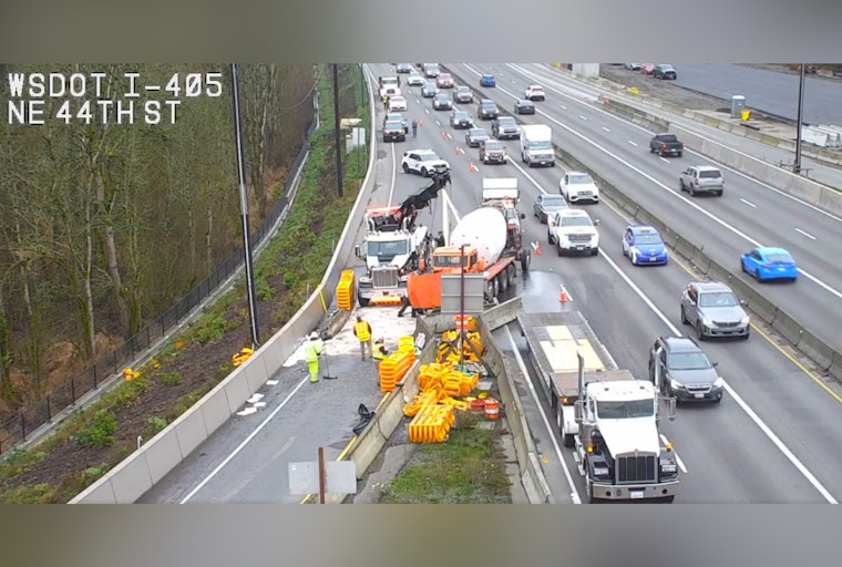 Collision on I-405 in Renton Causes Right Lane and Ramp Closures, Commuters Advised to Find Alternate Routes