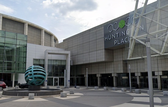 Detroit Auto Show Fuses with Lions Playoff Fever in Spirited Rally at Huntington Place