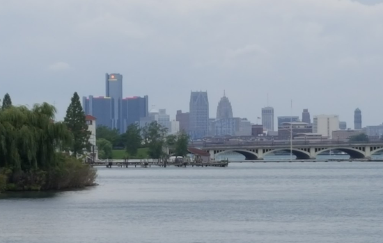 Detroit Braces for Chilly Week with Snow Showers Possible, Highs Hovering Around Freezing Point
