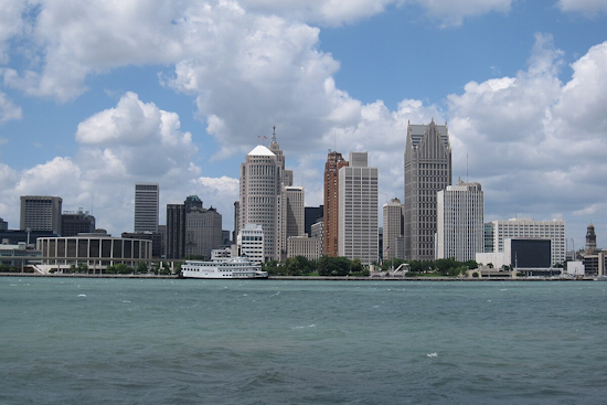 Detroit Gears Up for Wintry Week with Snow Showers and Brisk Winds