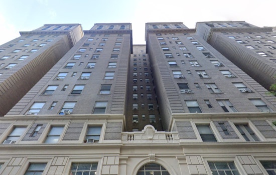 Dramatic Rescues Unfold as Firefighters Subdue Blaze in Midtown Manhattan High-Rise