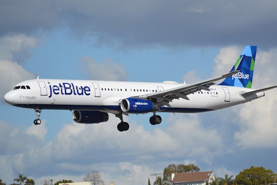 Fatal Flight Mystery in Fort Lauderdale, Two Men Found Dead in JetBlue Plane's Landing Gear After Journey from New York