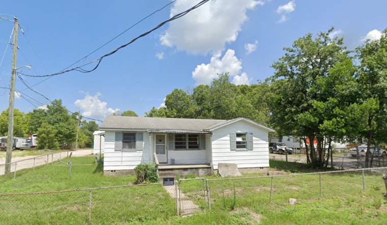 Fayetteville Blaze Leaves 3 Injured and 9 Homeless; Fire Department Investigates Cause