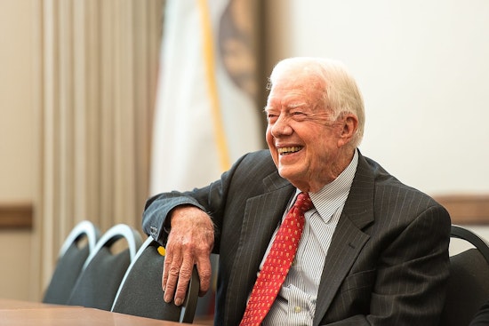 Fountain Hills, Arizona, Opts to Raise Flags on Trump's Inauguration Day, Defying Governor's Order to Honor Jimmy Carter