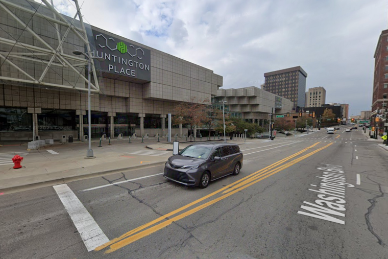Free Rides on Detroit People Mover for 2025 Auto Show Attendees, Traffic Advisories Issued Downtown