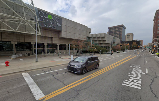 Free Rides on Detroit People Mover for 2025 Auto Show Attendees, Traffic Advisories Issued Downtown