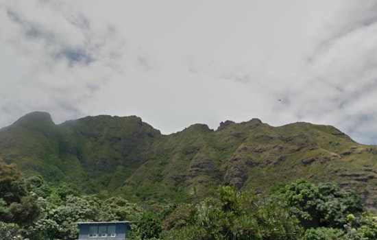 Honolulu Fire Department Swiftly Rescues Female Hiker from Puʻu Manamana Trail in Kaʻaʻawa