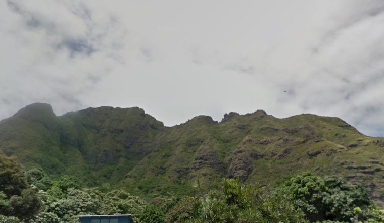 Honolulu Fire Department Swiftly Rescues Female Hiker from Puʻu Manamana Trail in Kaʻaʻawa
