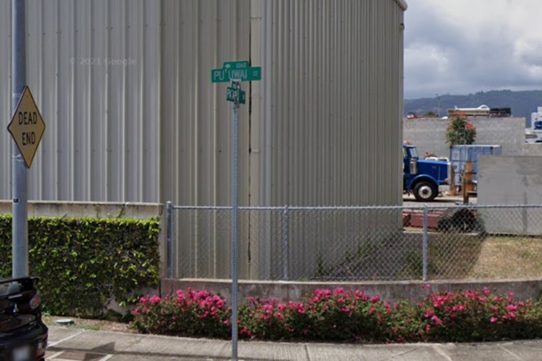 Honolulu Firefighters Extinguish Intense Blaze in Kalihi, No Injuries Reported