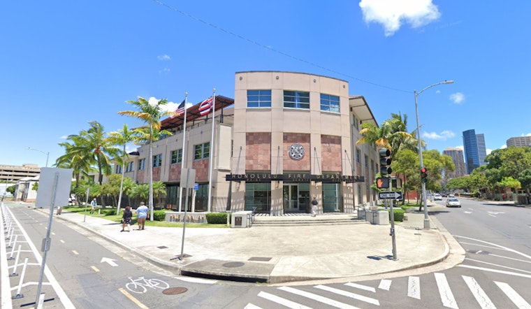 Honolulu Firefighters Quell Blaze in Kalihi, Residents Displaced and Investigation Underway