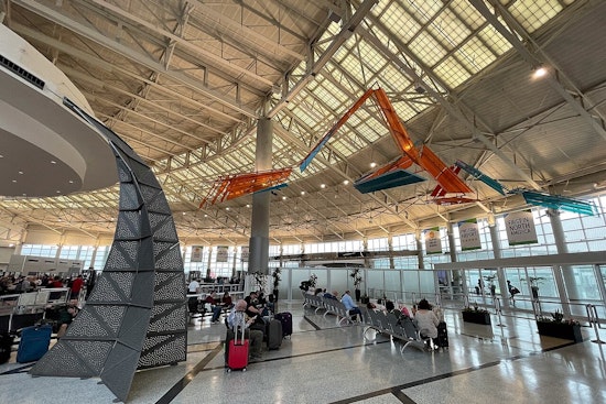 Houston Airports to Shut Down as Severe Winter Storm Approaches, Mayor Urges Caution