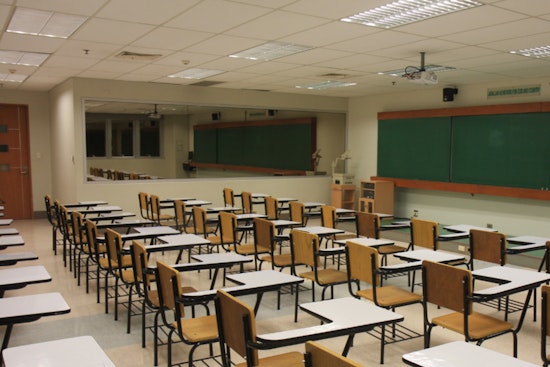 Houston-Area Schools Strategize Reopenings Amid Icy Weather, Some Extend Closures for Safety