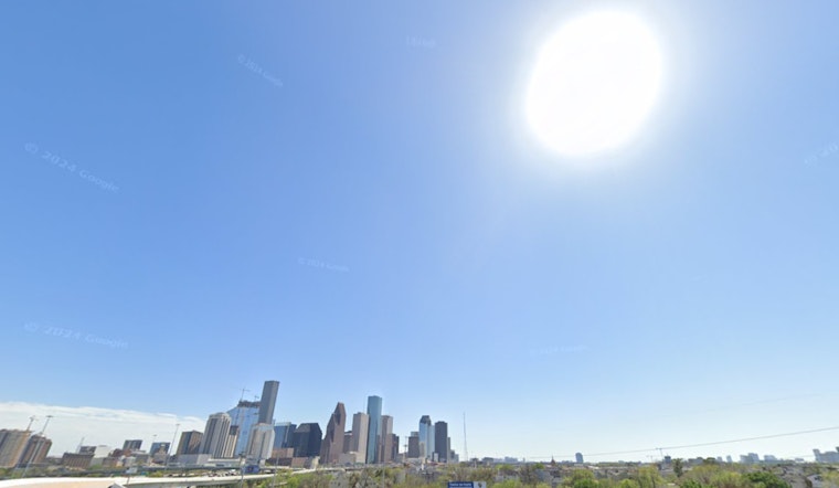 Houston Braces for Week of Mixed Weather with Sunny Skies, Chilly Winds, and Late-Week Showers