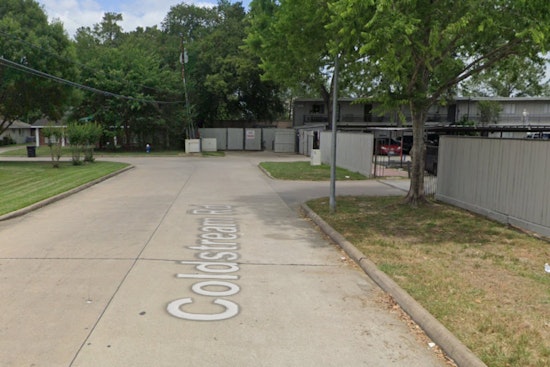 Houston Firefighters Extiguish Early Morning Blaze at Spring Branch East Apartment Laundry Room