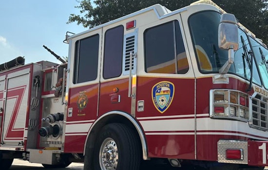 Houston Firefighters Extinguish Early Morning Blaze in Central Southwest, Saving $143,000 in Property