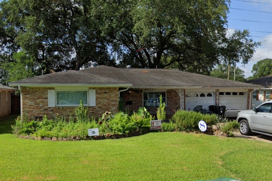 Houston Firefighters Injured While Battling $340,000 Blaze in Lazybrook/Timbergrove