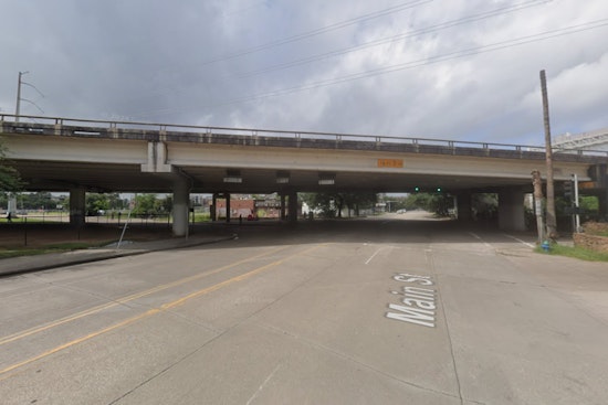 Houston Homicide Probe Underway as Man Found Stabbed Under Midtown Overpass
