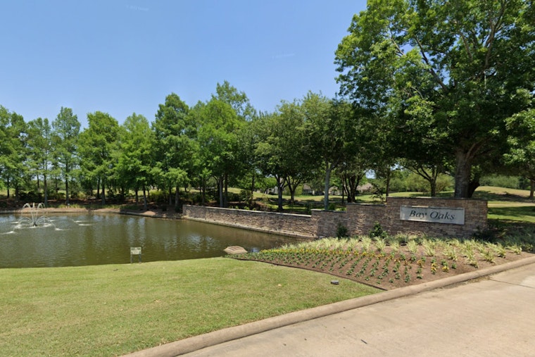 Houston Police Investigate After Body Found in Submerged Vehicle at Bay Oaks Country Club