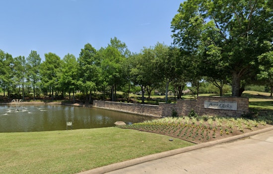 Houston Police Investigate After Body Found in Submerged Vehicle at Bay Oaks Country Club