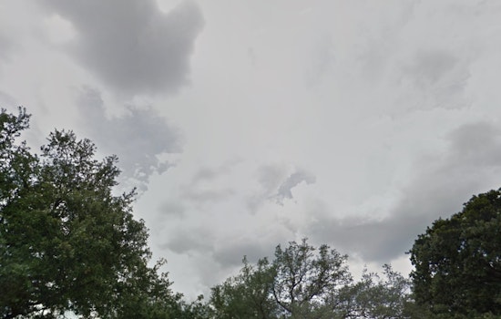 Houston Prepares for Showers and Possible Thunderstorms with Sunny Weather Expected by Weekend