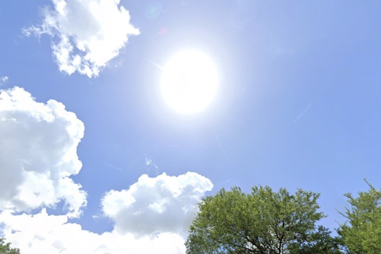 Houstonians Anticipate Warmer, Sunnier Days as Temperatures Climb Towards 80 Degrees