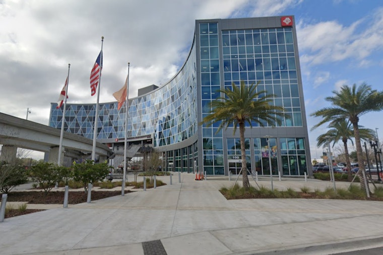 Jacksonville's Skyway Service Disruption as JTA Arranges Complimentary Shuttles During Maintenance
