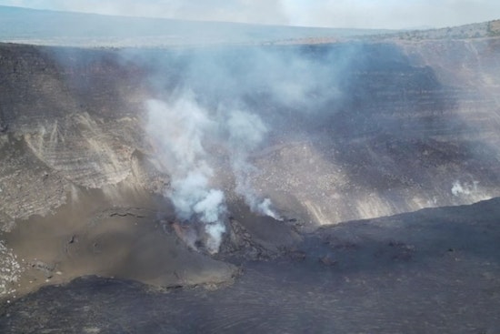 Kīlauea Volcano Eruption on Hawaii's Big Island Enters Pause Phase with Glow in Halemaʻumaʻu Crater Continuing to Attract Spectators