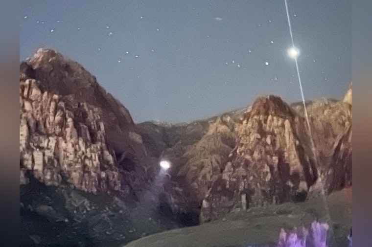 Las Vegas Rescue Team Triumphs in Double Operation, Safely Airlifts Stranded Climbers from Pine Creek Canyon