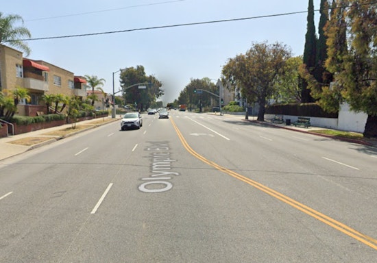 Los Angeles Cyclists and Mercedes-Benz Driver's Encounter Raises Road Safety Concerns